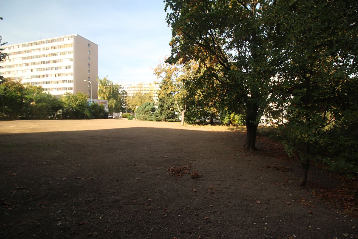Prodej komerčního pozemku 2300 m² – fotografie 4