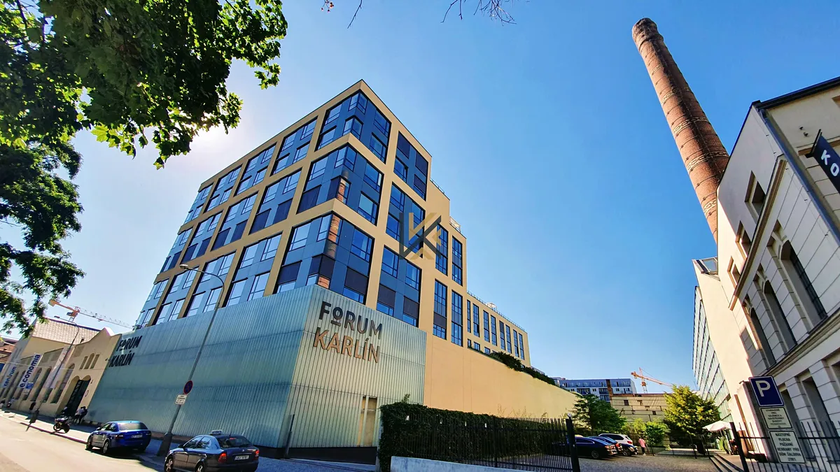 Pronájem kanceláře 595 m²