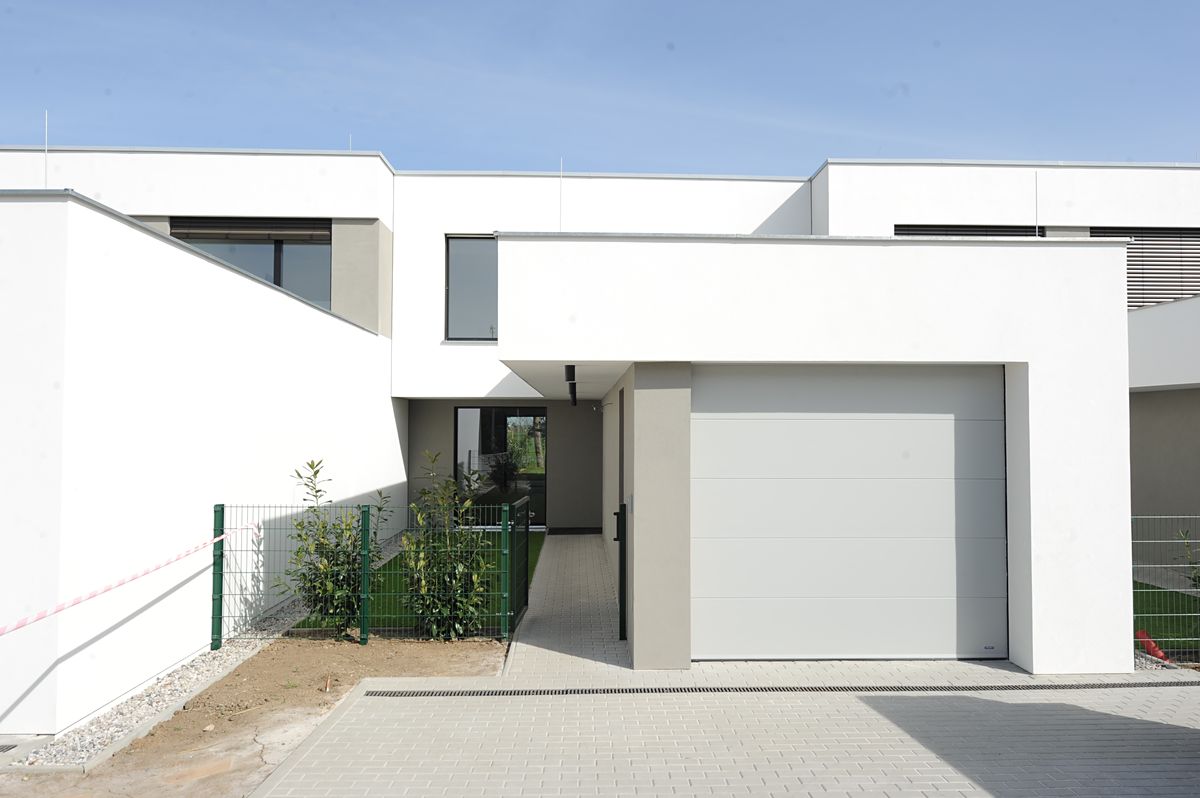 Pronájem rodinného domu 180 m², pozemek 364 m² – fotografie 2