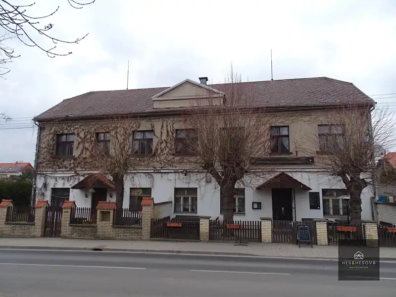 Prodej rodinného domu 500 m², pozemek 852 m², Třebotov – náhled fotky 2