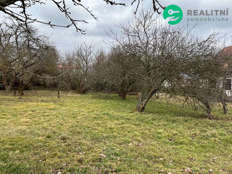 Prodej stavebního pozemku 1000 m² – fotografie 2