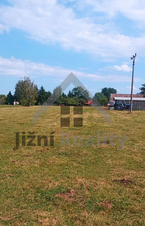 Prodej stavebního pozemku 9217 m², Lišov – fotka 1 z 3