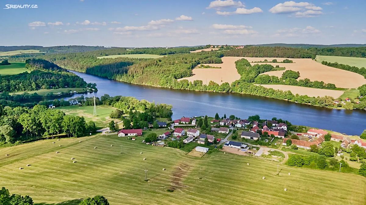 Prodej stavebního pozemku 1000 m², Hluboká nad Vltavou – fotka 1 z 3