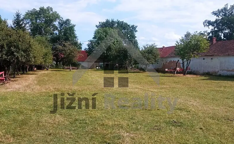 Prodej stavebního pozemku 9217 m², Lišov – náhled fotky 2