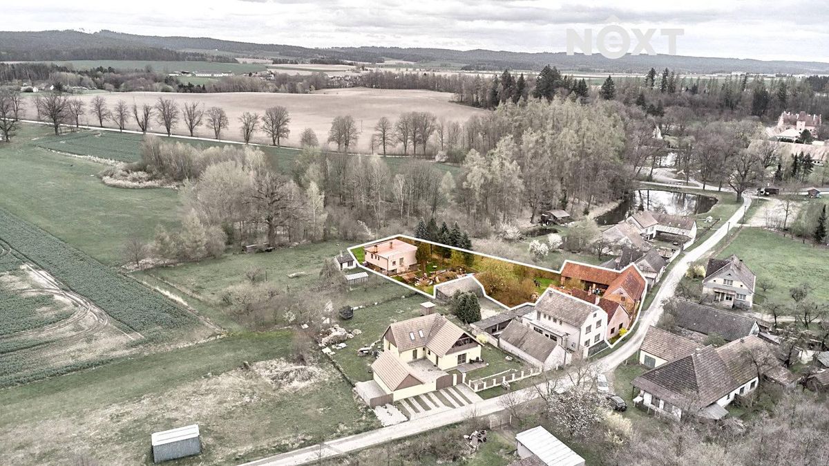 Prodej rodinného domu 300 m², pozemek 2300 m²