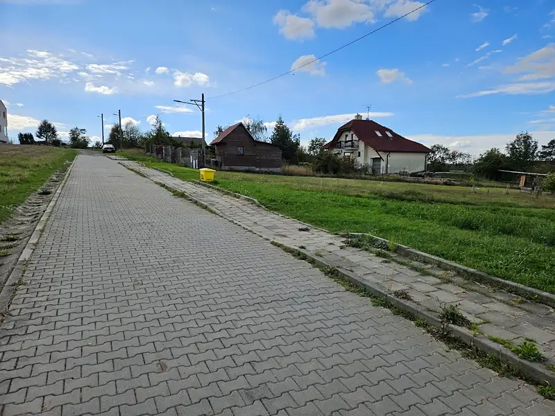 Prodej stavebního pozemku 639 m², Omice – náhled fotky 3