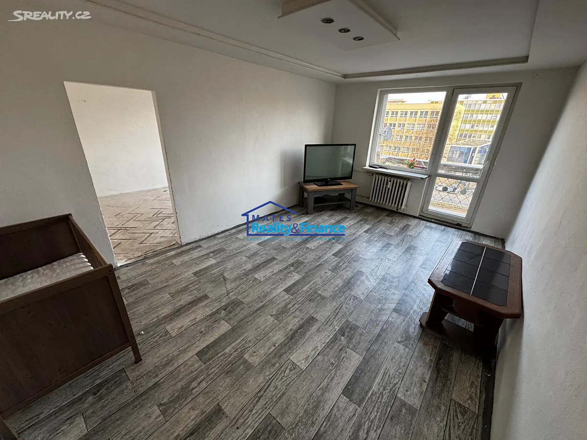 Pronájem bytu 2+1 53 m², tř. Budovatelů