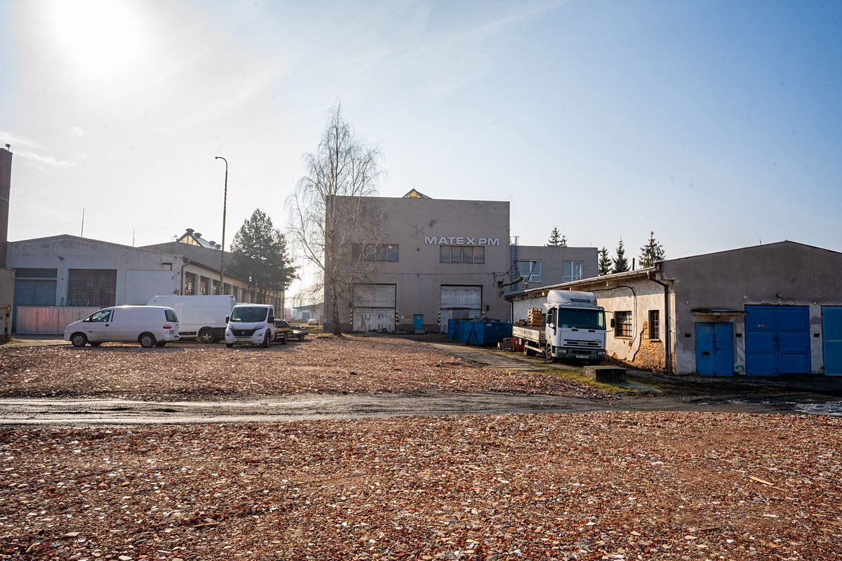 Pronájem komerčního pozemku 1000 m² – fotografie 4