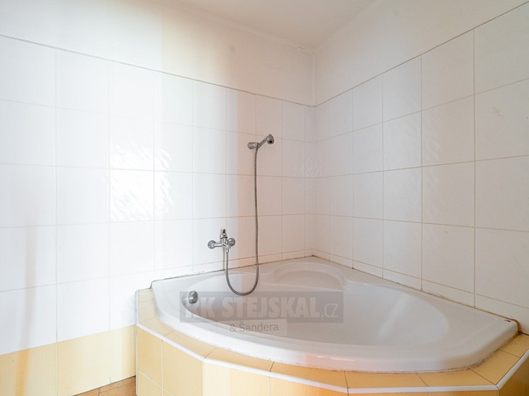 Комерційне приміщення на продаж, 1 104 м² (19 з 32)