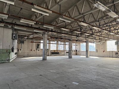 Prodej výrobní haly, prostoru 5882 m²