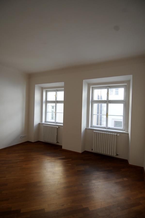 Pronájem bytu 4+1 187 m² – fotografie 3
