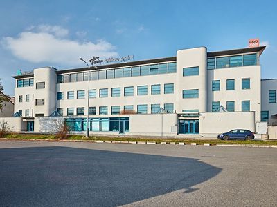 Pronájem kanceláře 400 m²