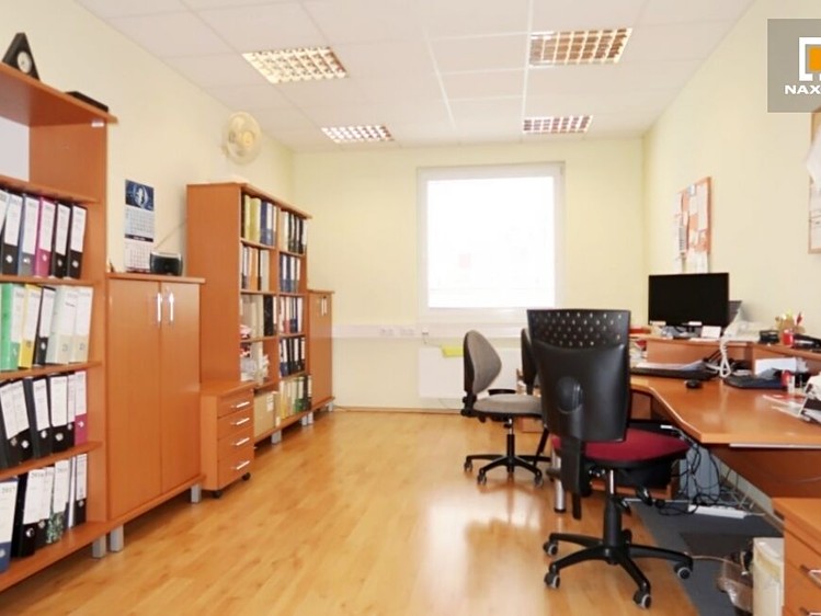Комерційне приміщення в оренду, 1 000 м² (22 з 27)