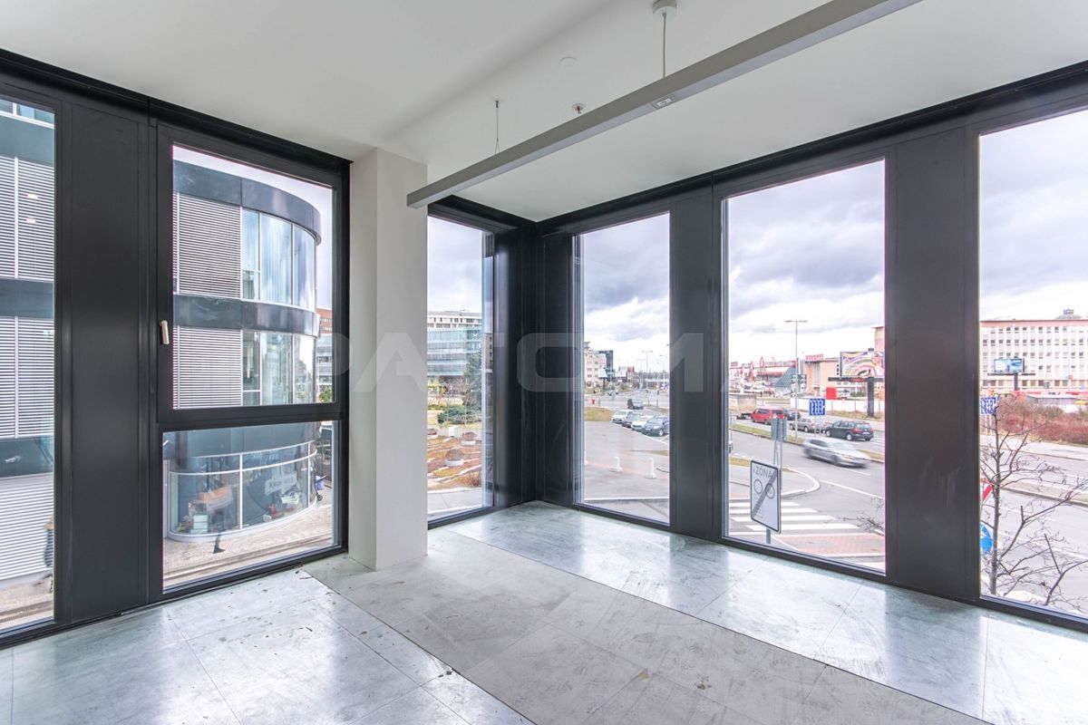 Pronájem kanceláře 216 m² – fotografie 4