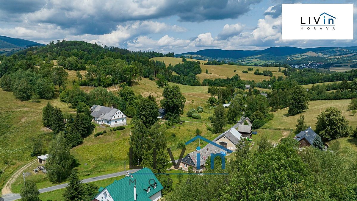 Prodej stavebního pozemku 897 m² – fotografie 3