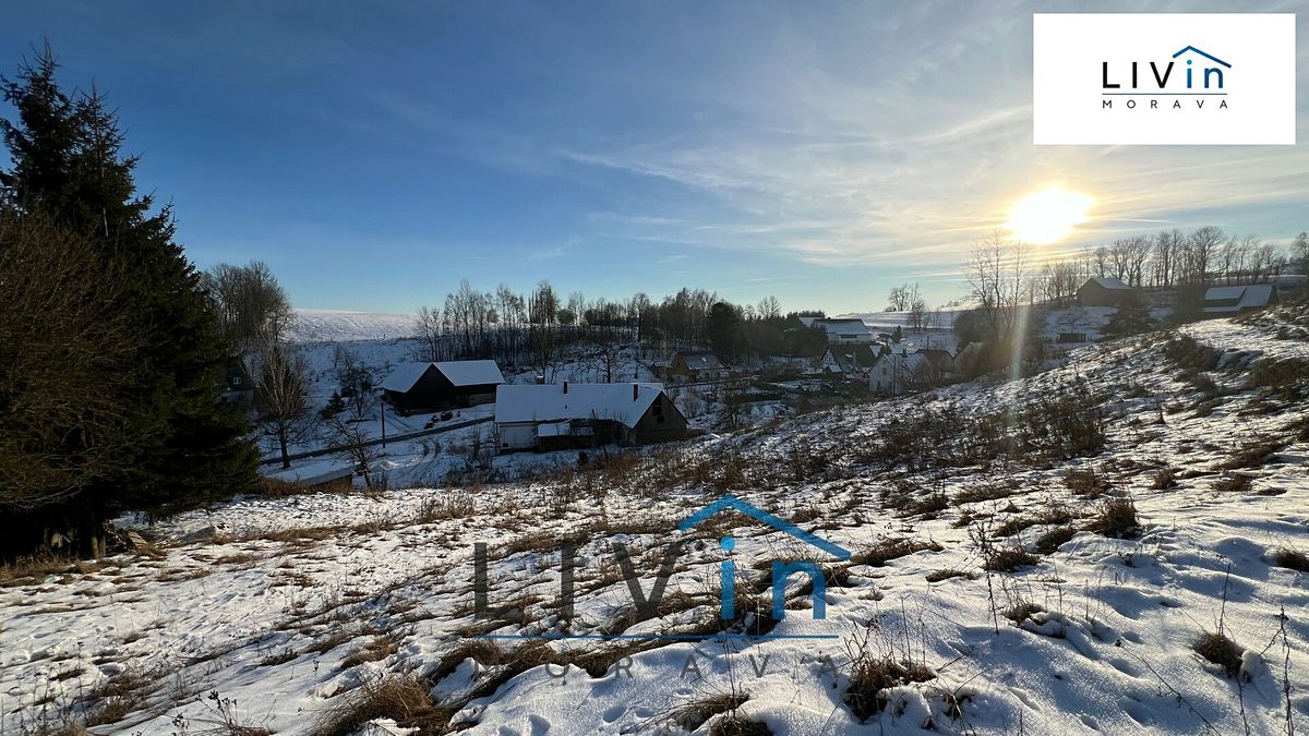 Prodej stavebního pozemku 897 m² – fotografie 2