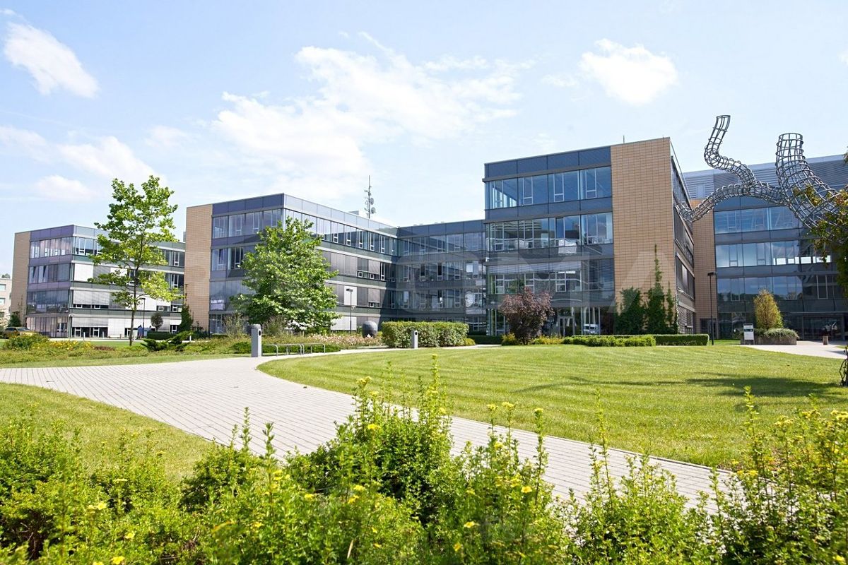 Pronájem kanceláře 516 m²
