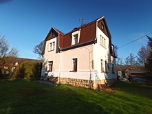 Prodej  rodinného domu 900 m², pozemek 1 245 m²