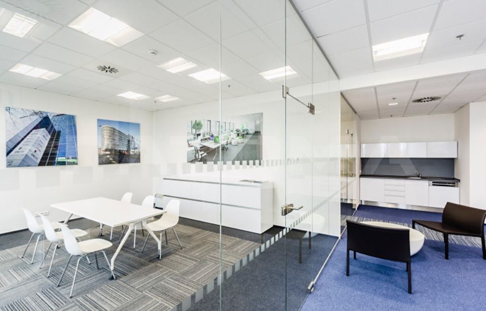 Pronájem kanceláře 902 m² – fotografie 2