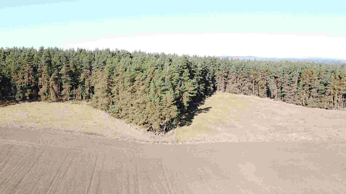 Prodej pozemku 4563 m²
