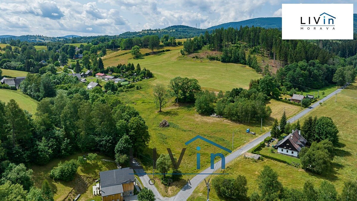 Prodej stavebního pozemku 7657 m²