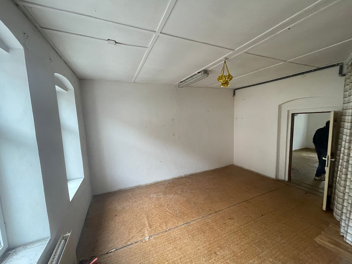 Prodej rodinného domu 800 m², pozemek 200 m² – fotografie 3