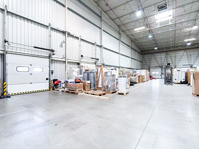 Pronájem skladového prostoru 900 m²
