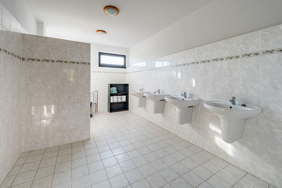 Pronájem skladového prostoru 147 m² – fotografie 3
