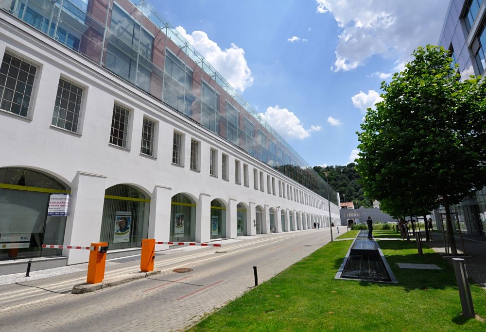 Pronájem kanceláře 415 m² – fotografie 3