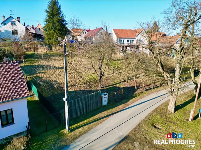 Prodej stavebního pozemku 298 m², Vysočany – náhled fotky 1