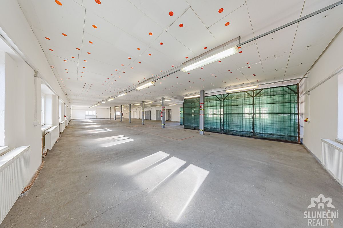 Pronájem skladového prostoru 391 m² – fotografie 2