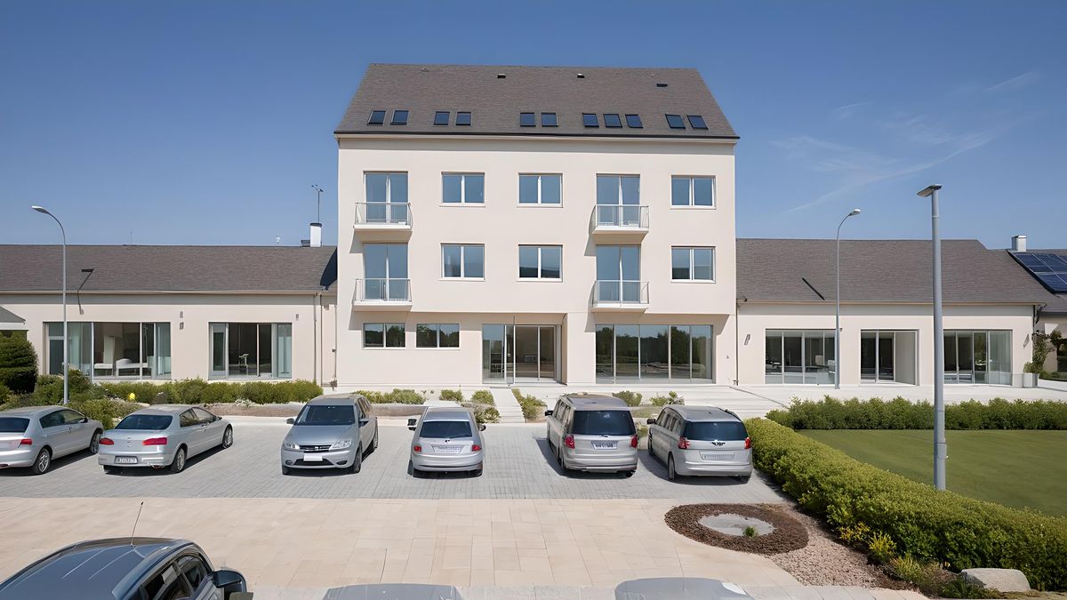 Prodej rodinného domu 893 m², pozemek 646 m²