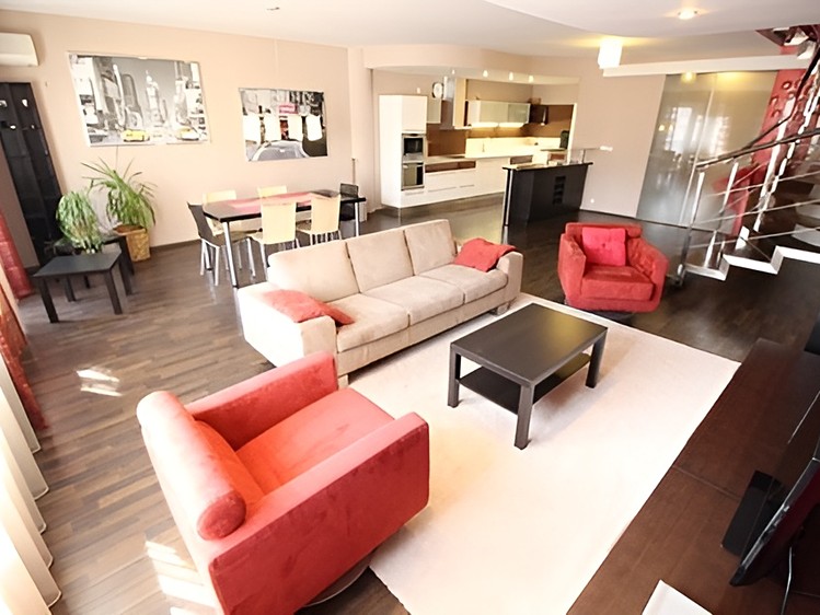 Wohnung 4+kk zum Kauf, 180 m² (1 von 18)