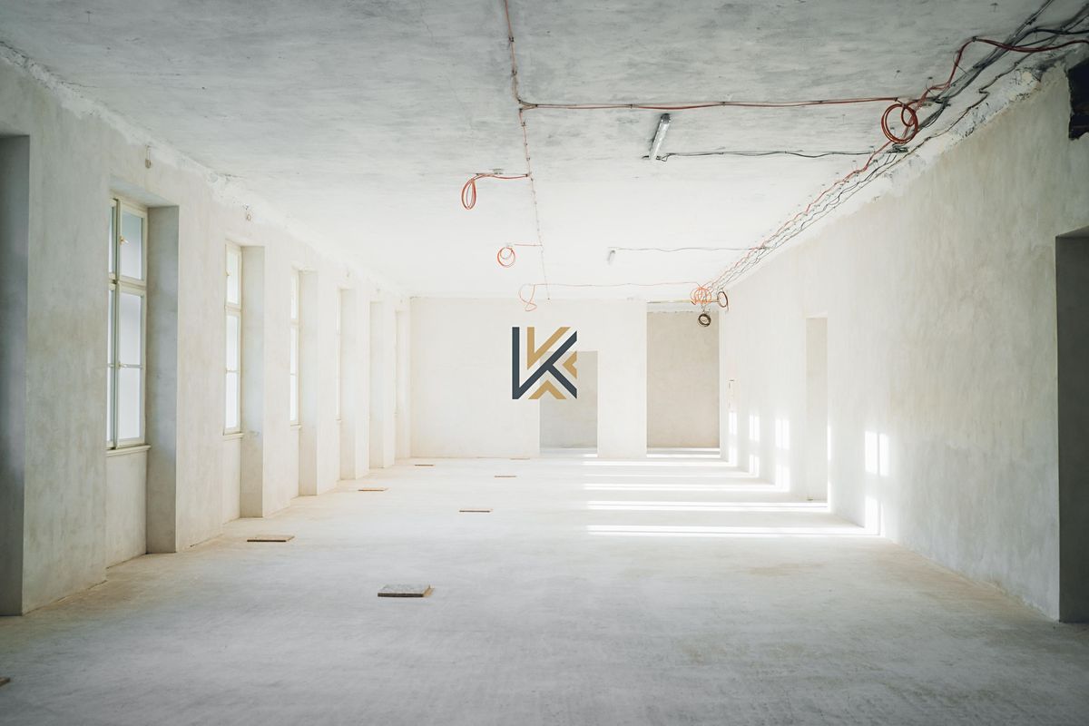 Pronájem kanceláře 1119 m²