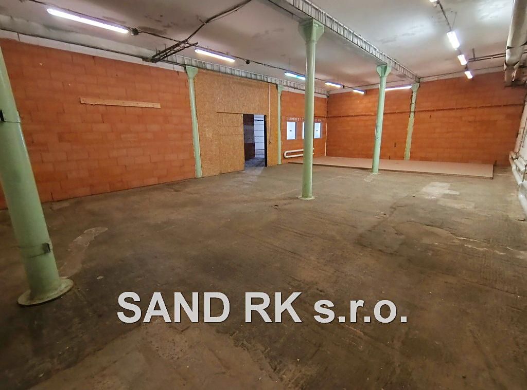 Pronájem komerční nemovitosti 3300 m² – fotografie 3