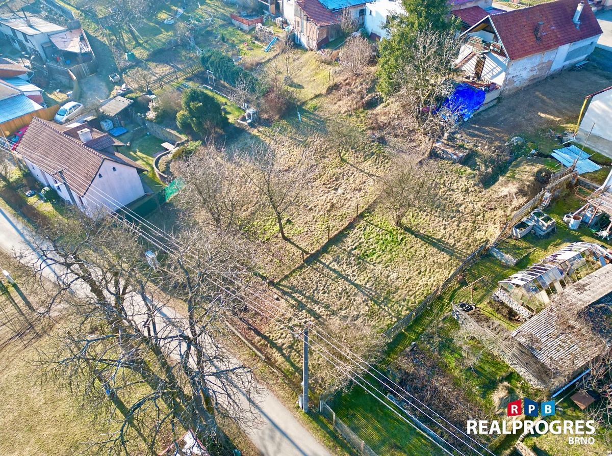 Prodej stavebního pozemku 274 m² – fotografie 3