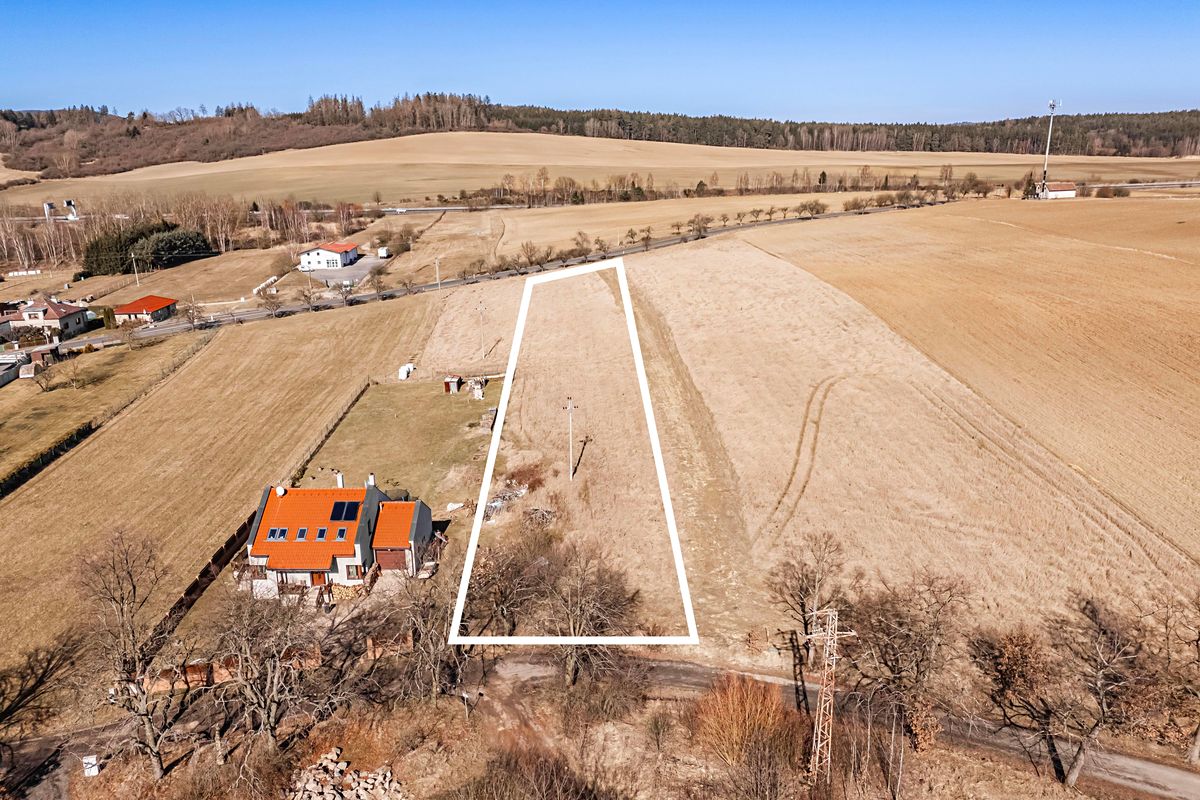 Prodej stavebního pozemku 4694 m² – fotografie 3