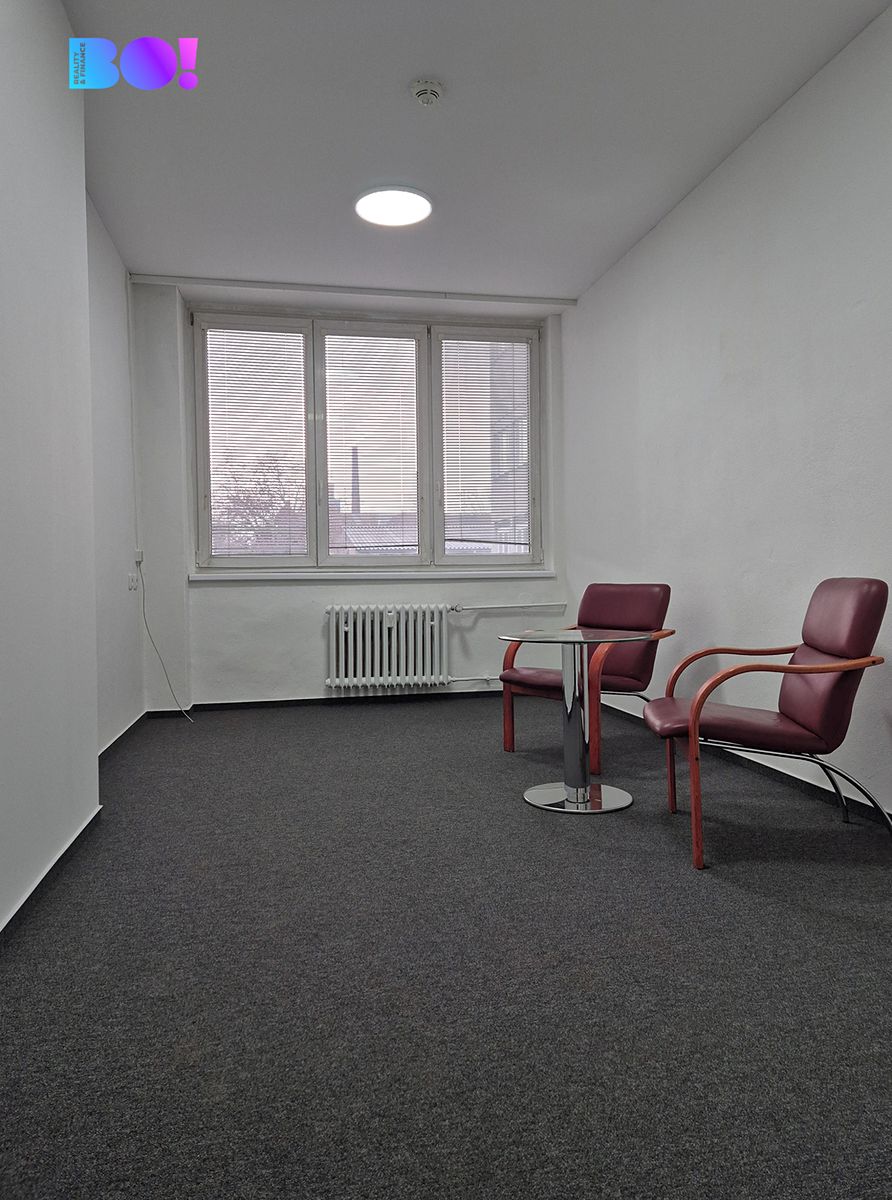 Pronájem kanceláře 60 m² – fotografie 3