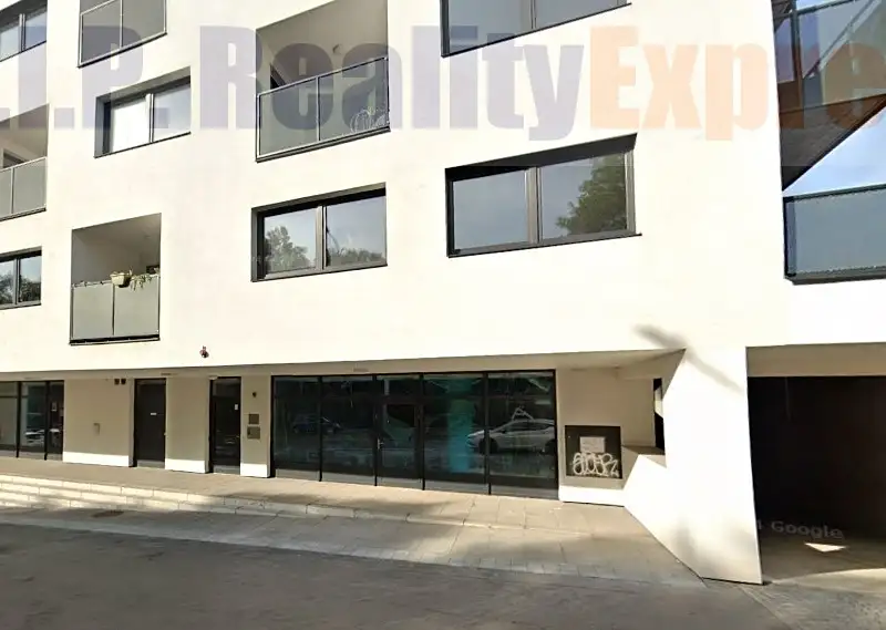 Prodej obchodního prostoru 173 m², Praha – náhled fotky 2