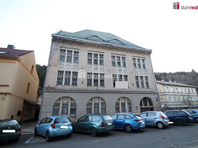 Prodej komerční nemovitosti 1600 m²