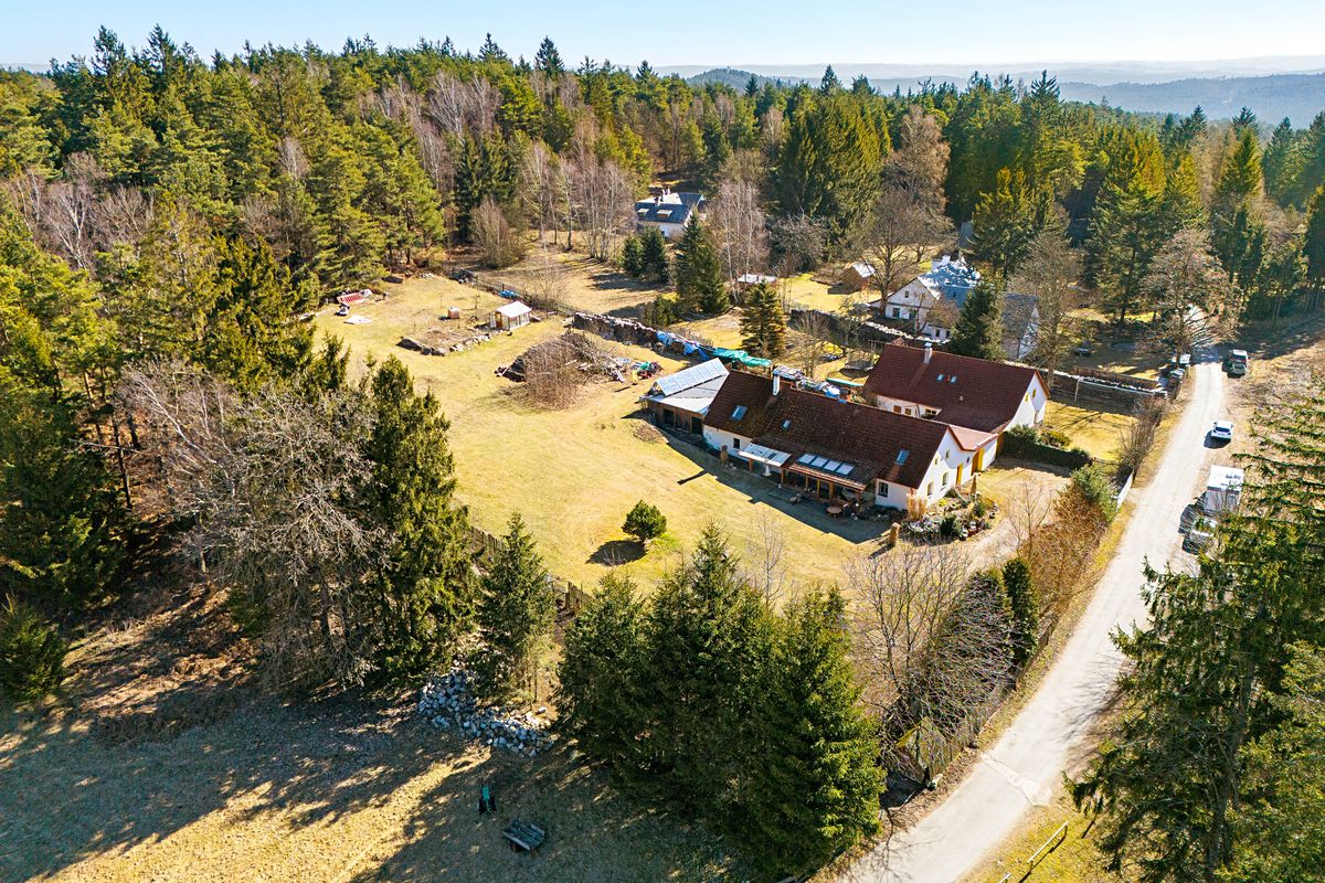 Prodej rodinného domu 776 m², pozemek 7975 m² – fotografie 5