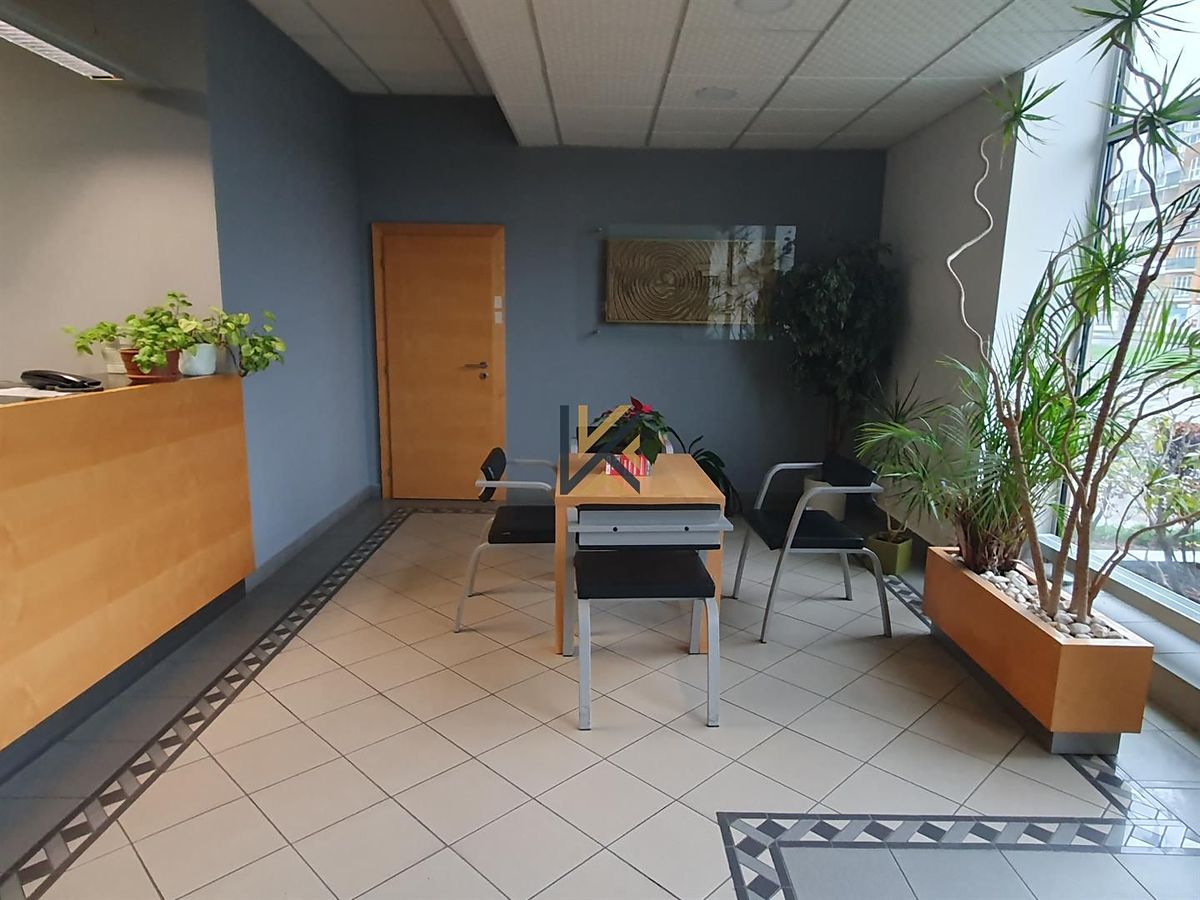 Pronájem kanceláře 75 m² – fotografie 3