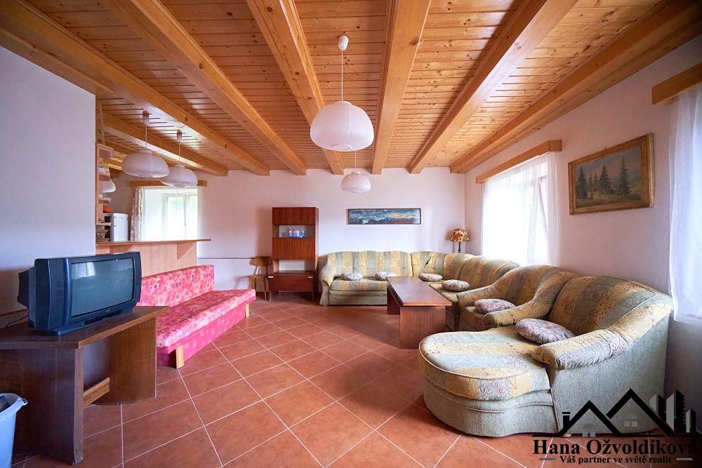 Prodej rodinného domu 400 m², pozemek 691 m² – fotografie 5