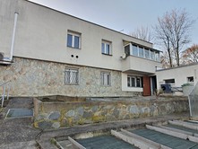 Prodej  rodinného domu 450 m², pozemek 880 m²