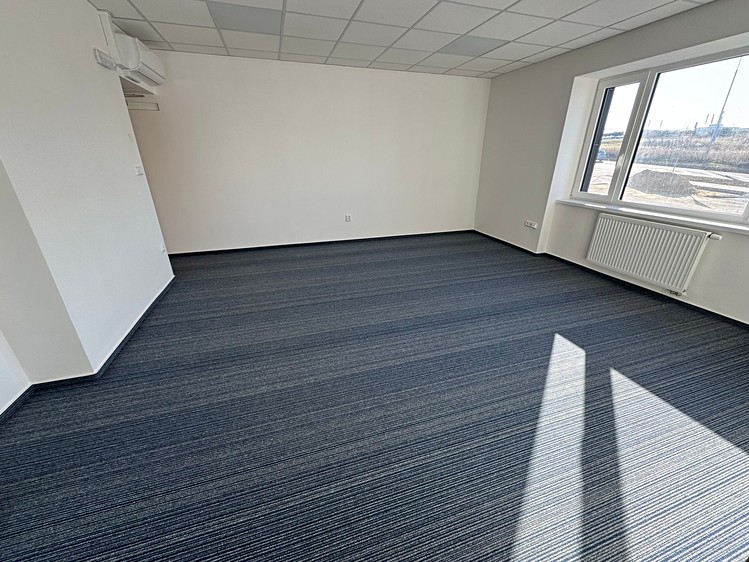 Pronájem komerčního prostoru, 90 m² (8 z 15)
