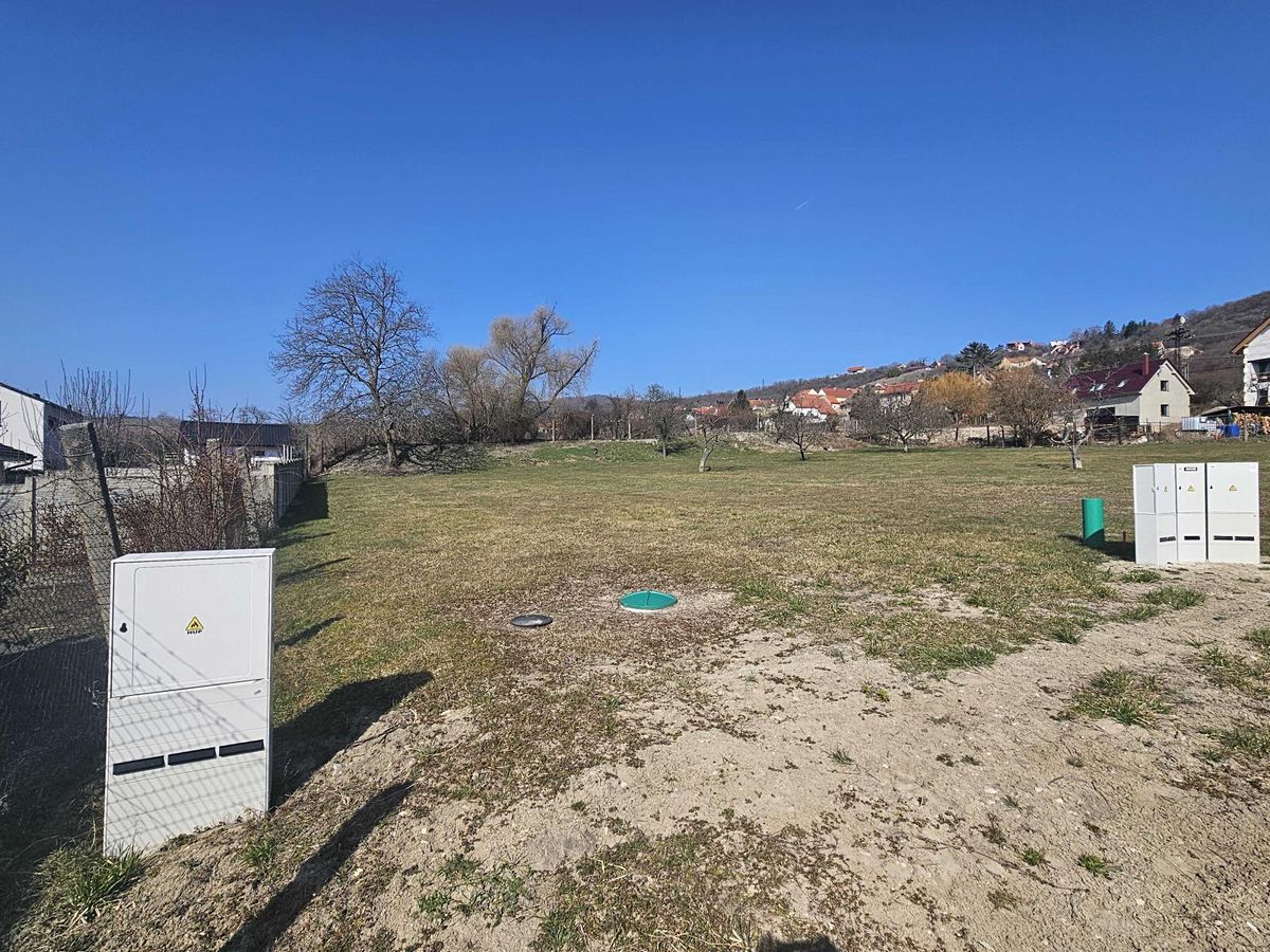 Prodej stavebního pozemku 1440 m² – fotografie 2