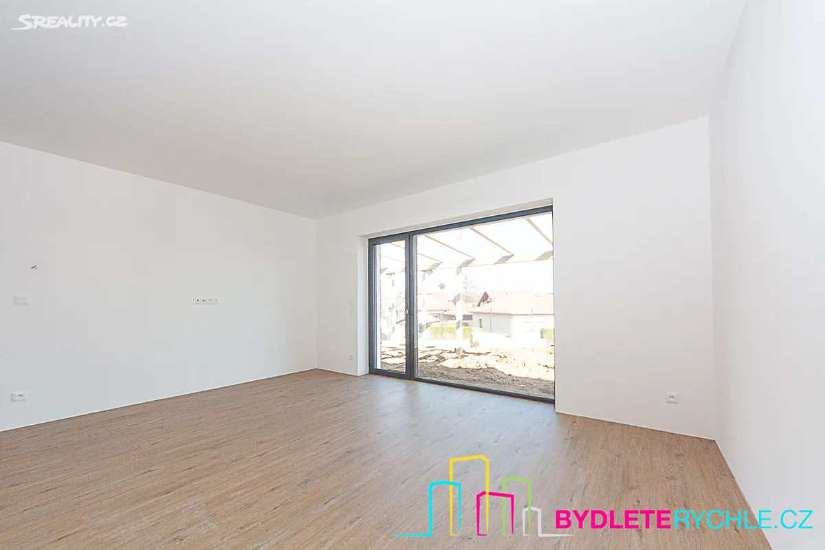 Prodej rodinného domu 125 m², pozemek 979 m² – pohled 4