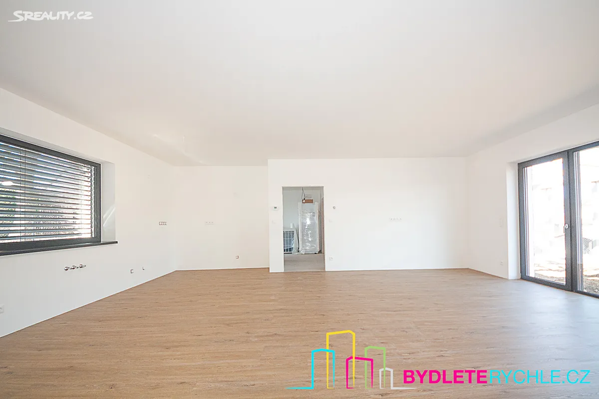 Prodej rodinného domu 125 m², pozemek 979 m² – pohled 6