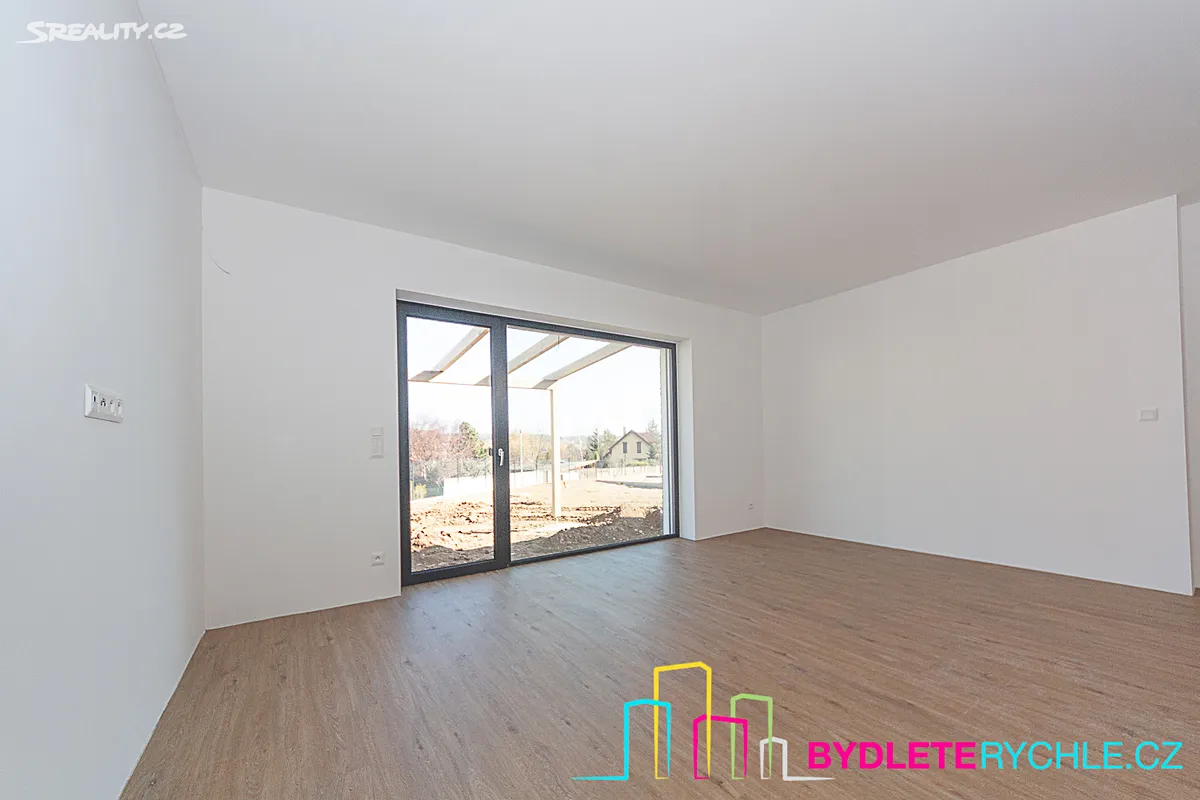 Prodej rodinného domu 125 m², pozemek 979 m² – pohled 2
