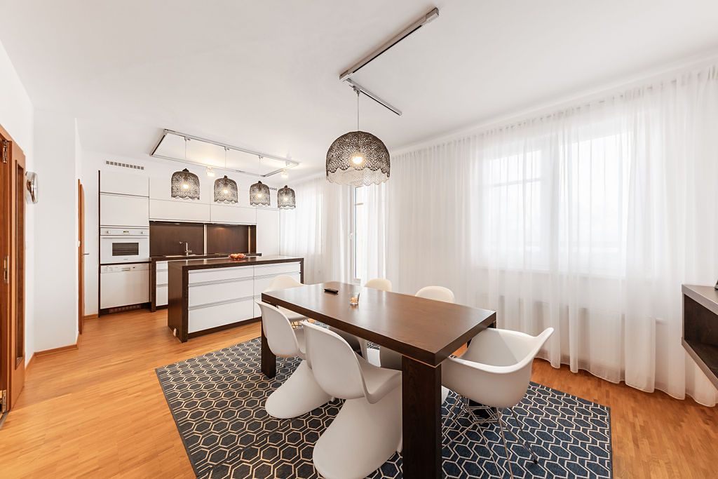 Prodej bytu 6 pokojů a více 169 m²